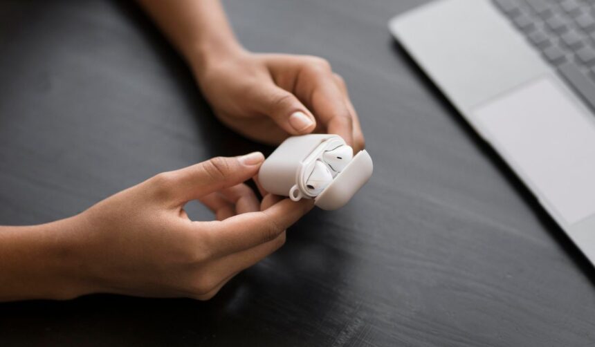 best wireless earbuds under 200 dollars 2024